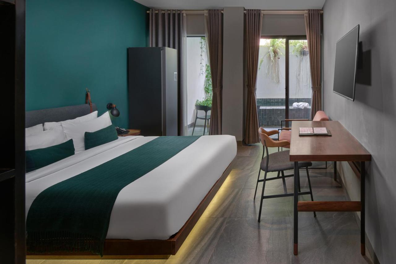 Baitong Hotel & Resort Phnom-Penh Buitenkant foto