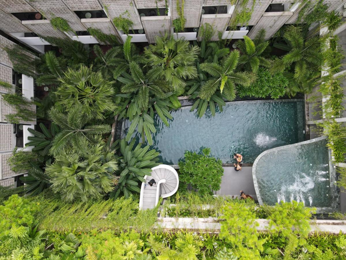 Baitong Hotel & Resort Phnom-Penh Buitenkant foto