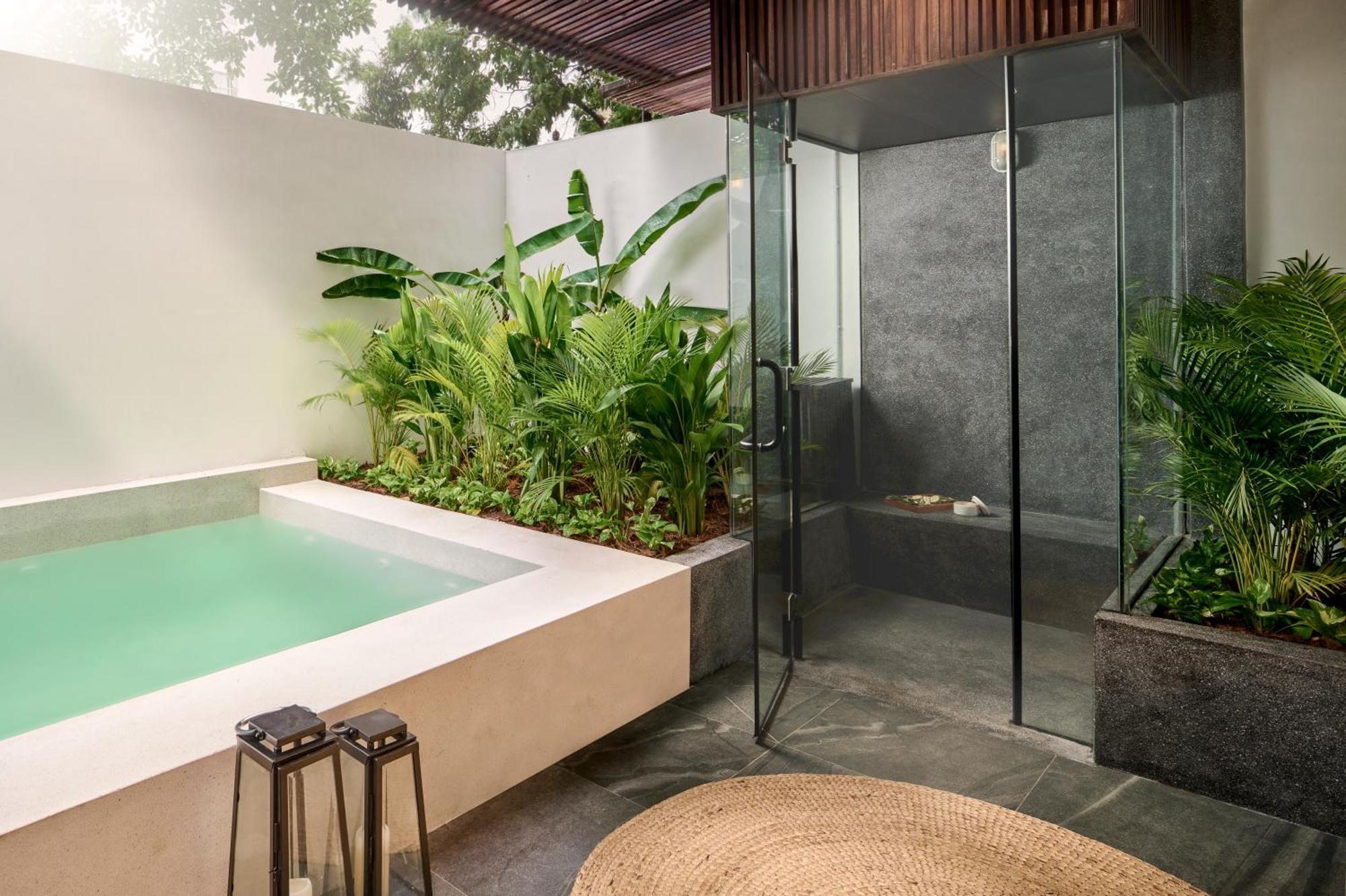 Baitong Hotel & Resort Phnom-Penh Buitenkant foto