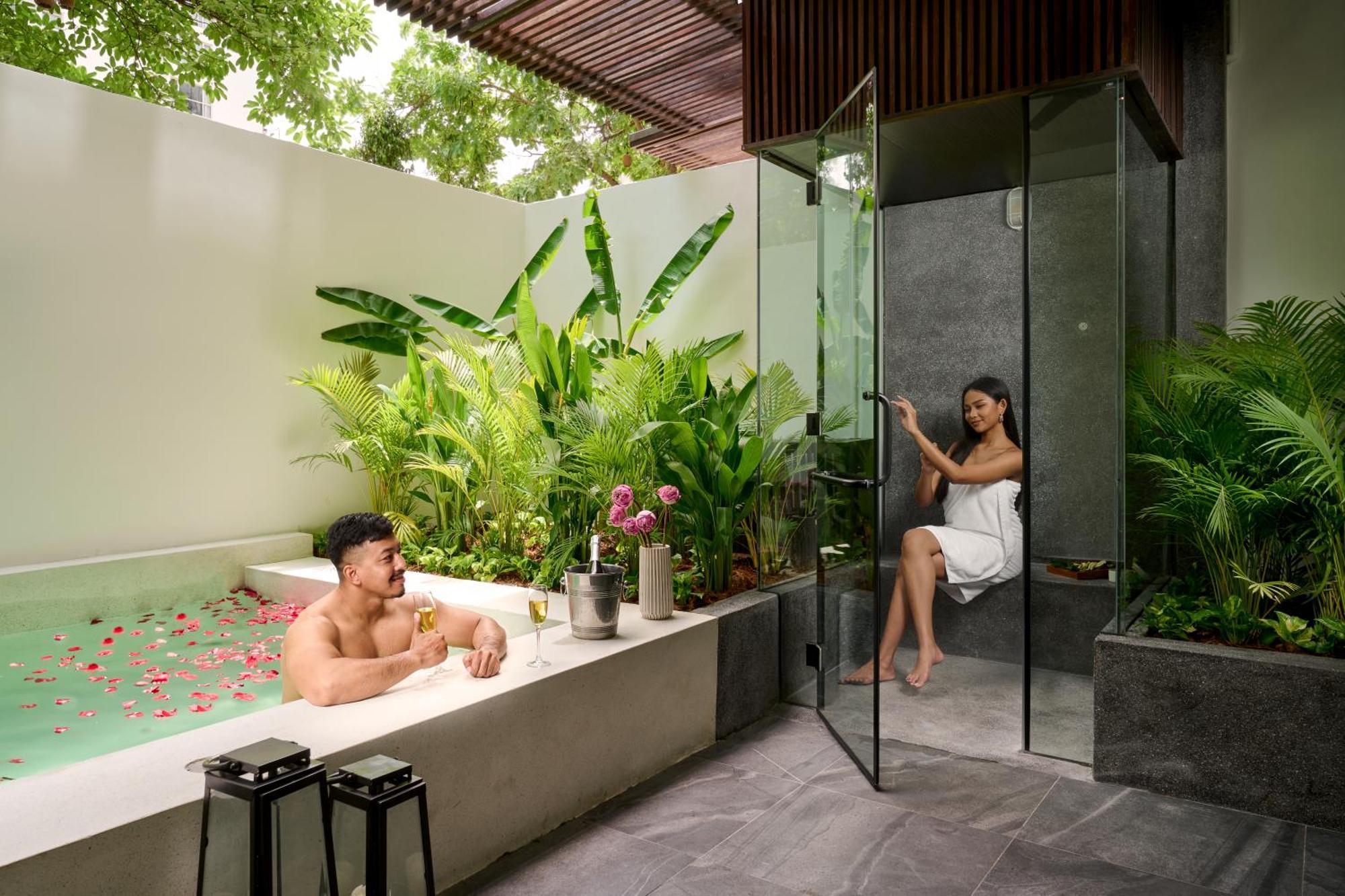 Baitong Hotel & Resort Phnom-Penh Buitenkant foto