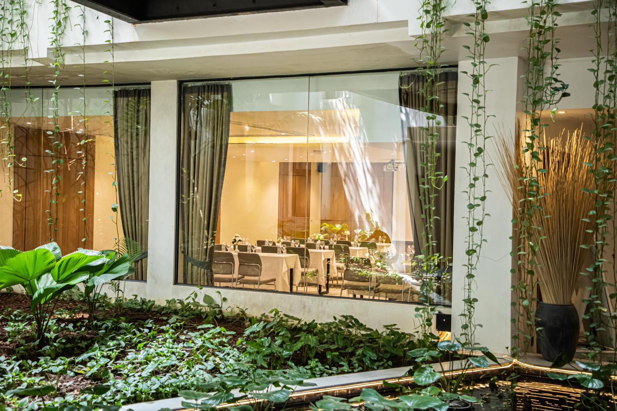 Baitong Hotel & Resort Phnom-Penh Buitenkant foto