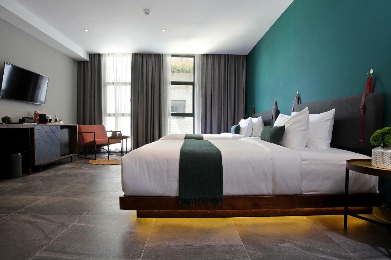 Baitong Hotel & Resort Phnom-Penh Buitenkant foto